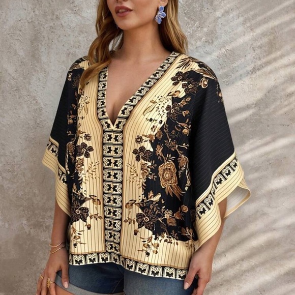 Breezaya Plus Size Positioning Printed Deep V-Neck Casual Loose Vacation Shirt - Picture 4 of 4